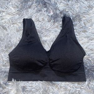 black sports bra